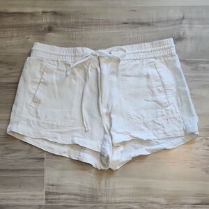 Lou & Grey White Linen Blend Shorts